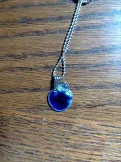 鴨の青紫色の七宝焼ペンダント　銀　シルバーアクセサリー
