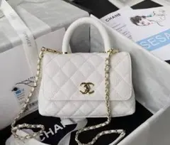 CHANEL ホワイト ショルダーバッグ
