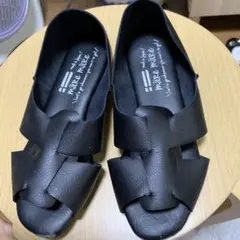 mare mare ブラックサンダル クロスストラップ