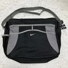 《90s美品使用感無y2k人気早い者勝ち》ナイキショルダーバッグブラック