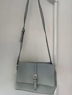 グレー フラップ付きショルダーバッグ