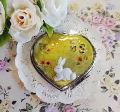 うさぎと向日葵のコンパクトミラー