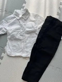 白シャツ　黒ズボン　80サイズ