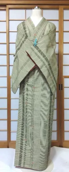 ❤️訳あり品のため再々お値引き❤️ 緑色を基調とした波模様小紋袷着物