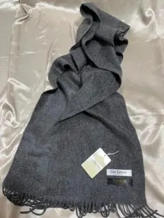 Guy Laroche ギラロッシュビキューナ入り　カシミアマフラー新品　グレー Guy Laroche ギラロッシュビキューナ入り カシミアマフラー新品