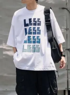 clesste "LESS" MASSIVE T-SHIRT