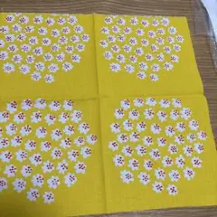 マリメッコハギレヴィンテージプケッティ花芯は赤