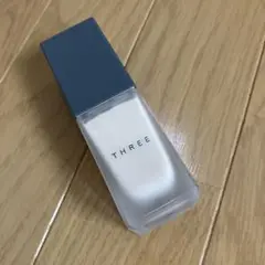 THREEフローレスエシリアルフルイドファンデーション100