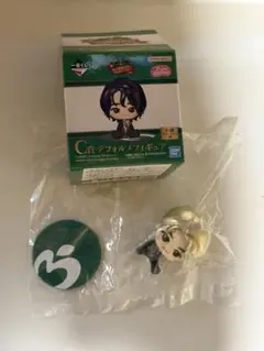C賞 テフォルメフィギュアと缶バッジセット