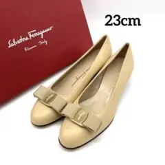 ✨極美品✨ 大人気✨ Ferragamo 22.5cm ヴァラリボン ベージュ
