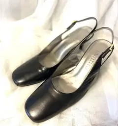 UNTITLED ブラック バックストラップ パンプス