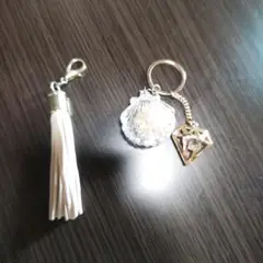 貝殻とダイヤモンド型キーホルダー