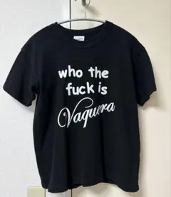 VAQUERA 25SS who tf Tシャツ