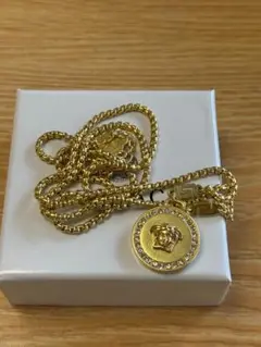 人気 VERSACE ヴェルサーチメデューサ ネックレス