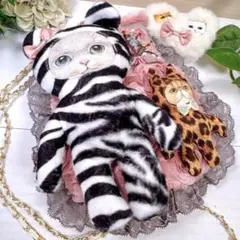 コヤンイサムチョン♡オッドアイとクム君の薔薇ファー＆インド刺繍スマホショルダー