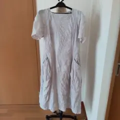 薄いグレー ポケット付きワンピース