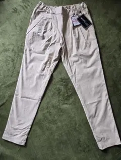 新品タグ付き♪レディース　テーパードパンツ　Ｌサイズ