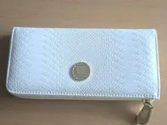 開運蛇柄長財布♥外側白、内側金色　ほぼ未使用