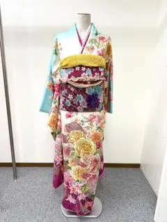 振袖 假屋崎省吾 刺繍 金彩 グリッター チューリップ 身丈158cm 振袖 假屋崎省吾 刺繍 金彩 グリッター チューリップ 身丈158cm