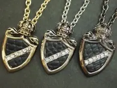本革貼りクラウンエンブレムシルバーネックレス