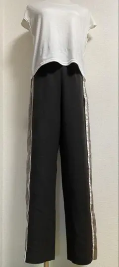 サイドライン　カジュアルパンツ 黒　ハイウエスト　テロっとした生地