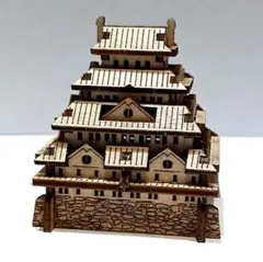 木製恐竜ハンドメンイド城　組み立てました　ミニチュア　お城　パズル