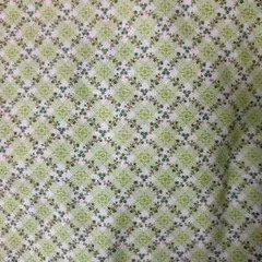 緑色と白色の花柄生地