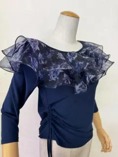 【人気の花柄】新品　胸フリルデザイン　社交ダンスカットソー　紺ｂ306