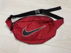 NIKEボディーバッグ　赤