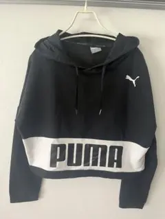 《PUMA》クロップドスウェット M ブラック/ホワイト