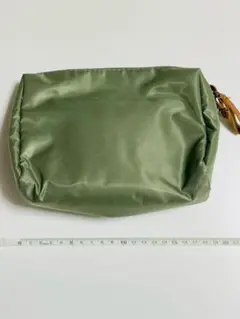 オリーブグリーン ナイロンポーチ　化粧品　収納　お出かけ　30-14