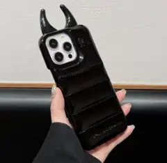 デビル　小悪魔　iPhone16PROケース 黒　韓国っぽ　かわいい　モコモコ