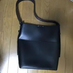 ブラックレザーA4ショルダーバッグ