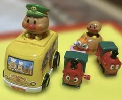 アンパンマン バスとミニカーとガチャポン5点セット