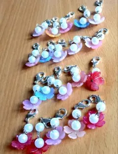 カラフル花型チャームセット20個350円