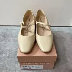 38 ベルト付き パンプス ベージュ