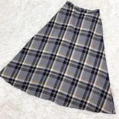 クリアインプレッション【美品】フレアスカート　チェック柄　ネイビー系　薄手（2）