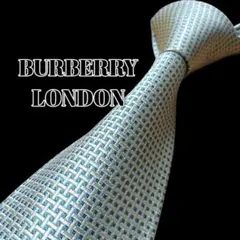 ★BURBERRY LONDON★　チェック柄　ホワイト/ライトブルー系