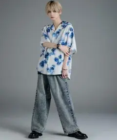 ADRER エクストラクオリティハイブリッドルーズシャツ　ホワイト×ブルー　花柄