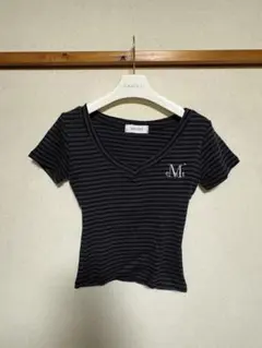 MUCENT VネックストライプTシャツ