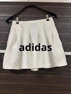 adidas ホワイト プリーツスカート