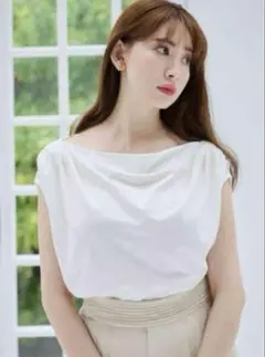 【美品】venus tops herlipto