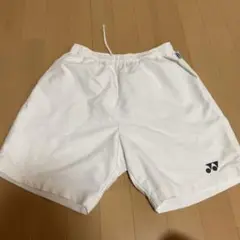 白のハーフパンツ・ショートパンツ（ロゴ付き）