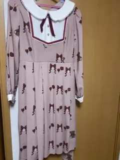 リボンとクマ柄のワンピース