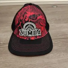 ZUMBA グラフィックキャップ 赤黒