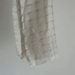 khadi&co ライトベージュとピンクのチェック透け感ストール
