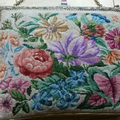 アンティークの刺繍バックお値下げ