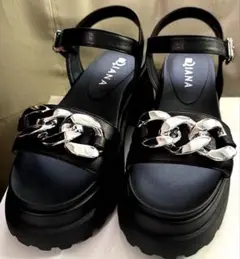 ラスト1足のみ‼️新品未使用✨️DIANA✨️ チェーンボリュームソールサンダル♡ Ｌ