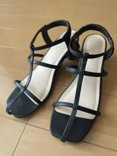 a.v.v 細ストラップサンダル　ブラック　クリアヒール　M