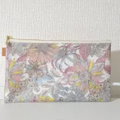 新品 未使用　リバティ ラミネート加工 フラットポーチ